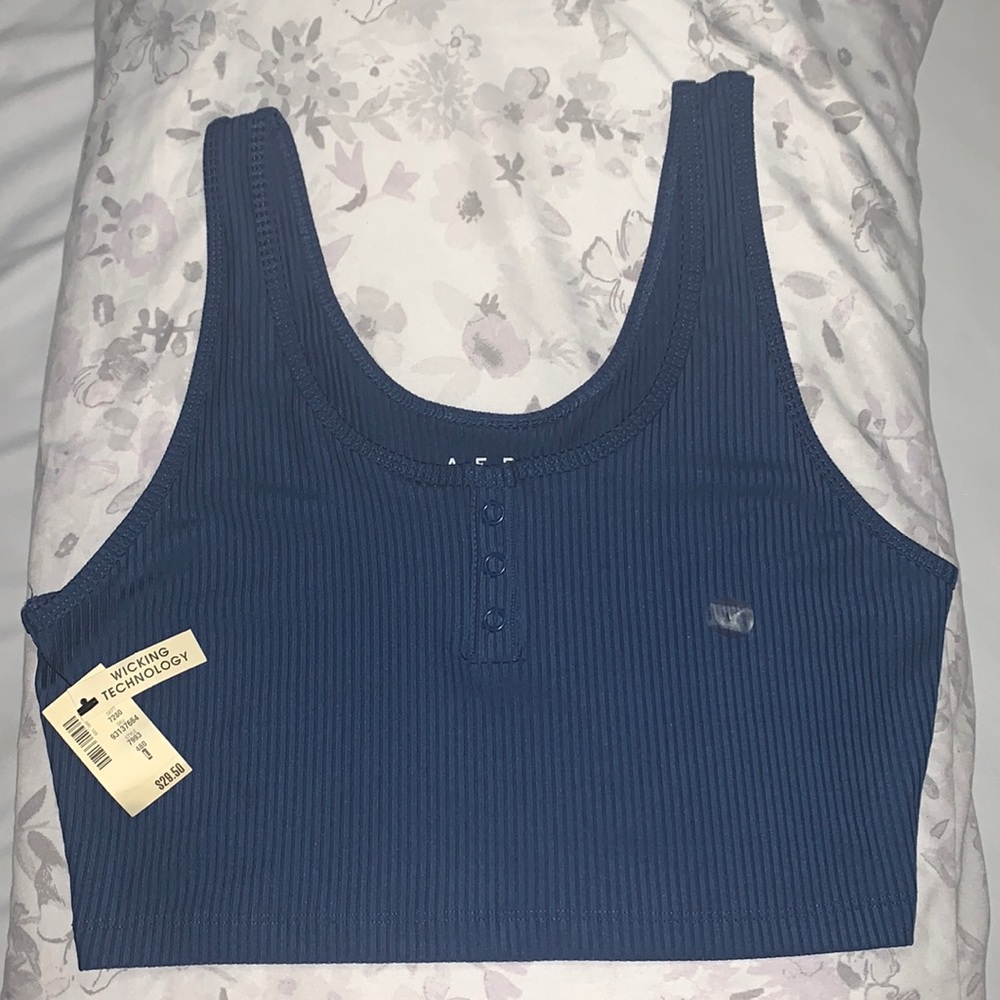 💥BRAND NEW💥 SPORTS WEAR GYM GEAR TOP FROM AERO